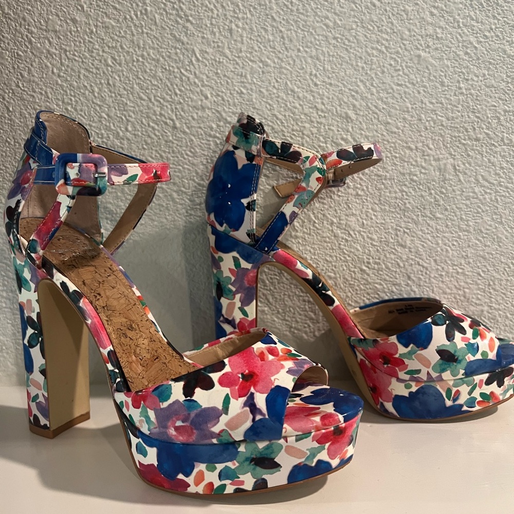 Gianni Bini Floral Platform Heels - Multicolor